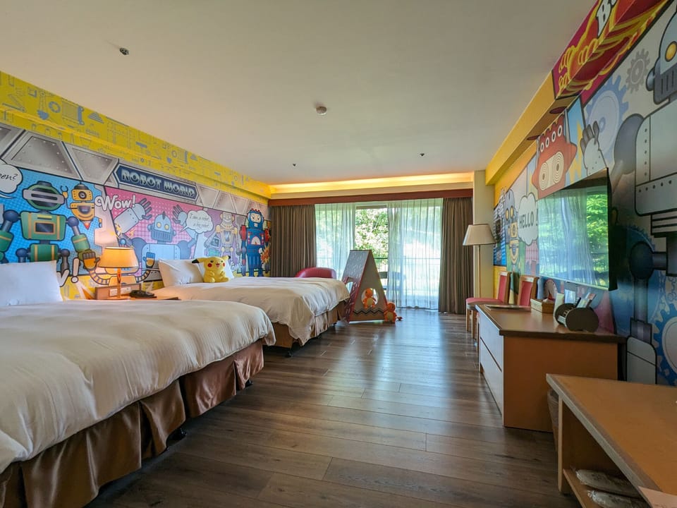 Family Room | Down comforters, in-room safe, blackout drapes, soundproofing