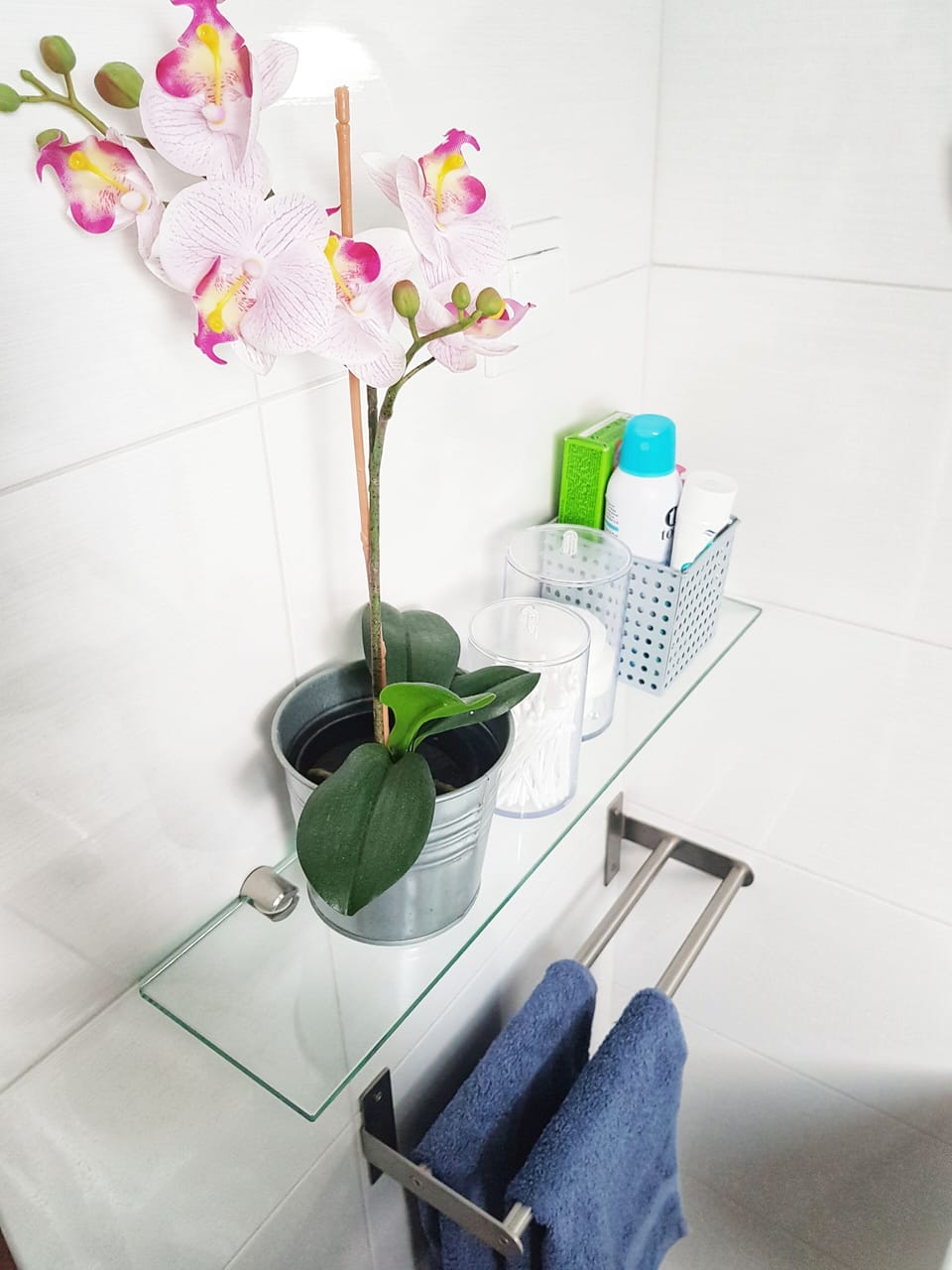 Bathroom amenities