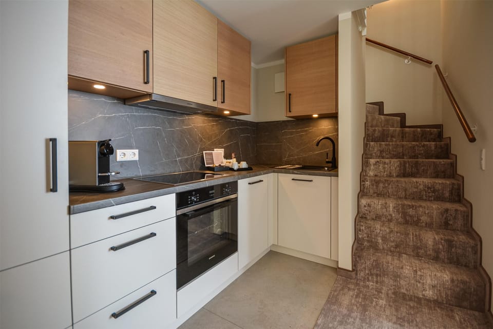 Family Apartment | Hypo-allergenic bedding, minibar, in-room safe, individually furnished