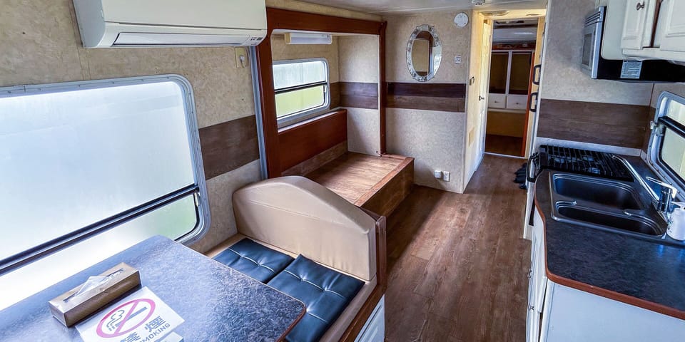 Trailer House A | Desk, individually decorated, individually furnished, bed sheets