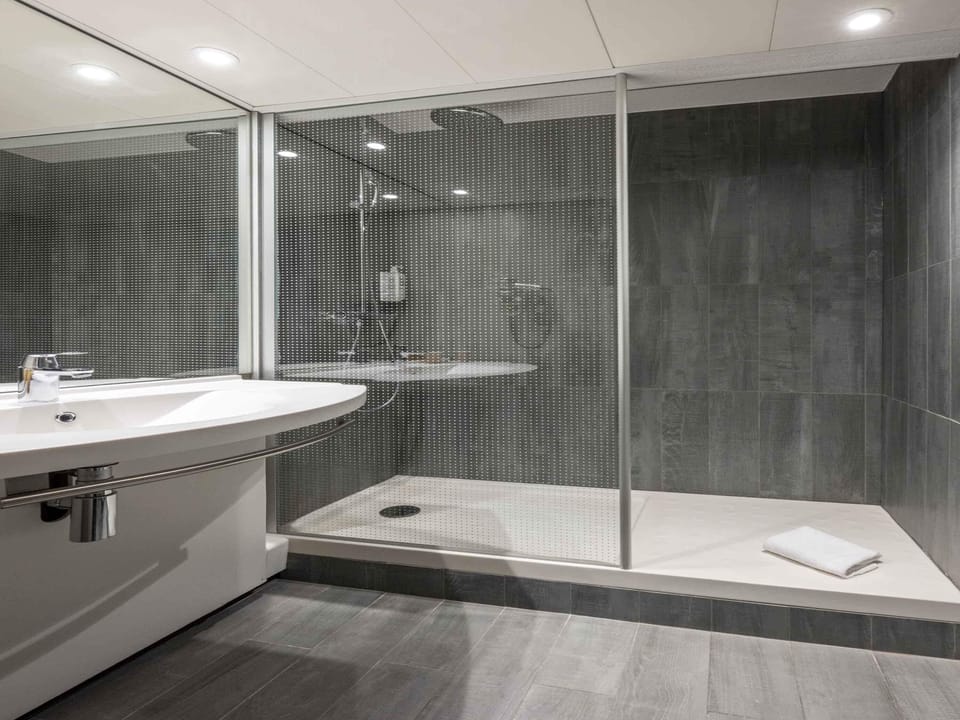 Superior Double Room, Multiple Beds | Individually furnished, desk, blackout drapes, soundproofing