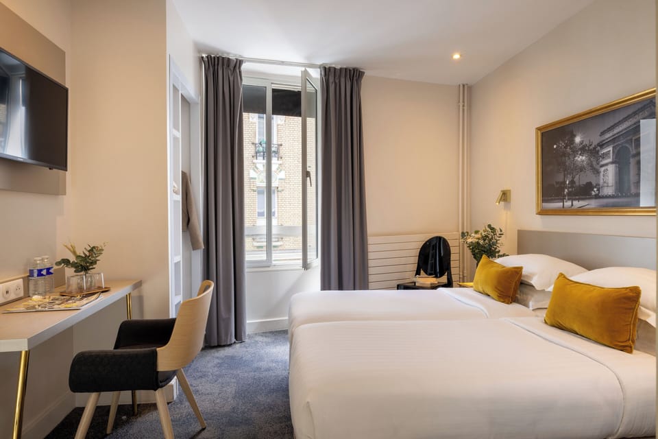 Classic Twin Room | In-room safe, desk, soundproofing, free cribs/infant beds