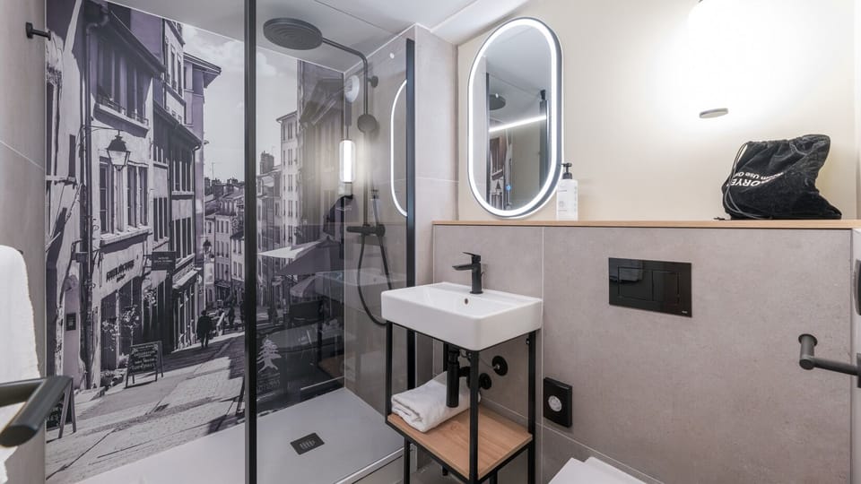 Campanile NATURE - Lyon Est Bron Eurexpo Hotel in Auvergne-Rhône-Alpes