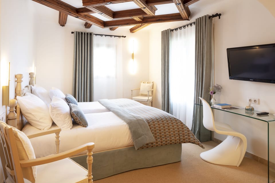 Superior Deluxe room with terrace | Minibar, in-room safe, desk, soundproofing
