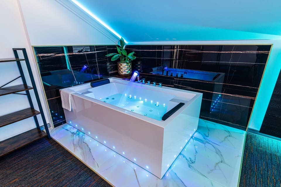Superior Studio, Jetted Tub | Desk, iron/ironing board (on request), rollaway beds (surcharge)