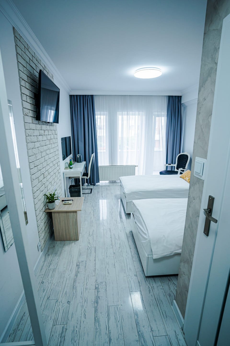 Classic Double or Twin Room | Desk, iron/ironing board, rollaway beds, free WiFi