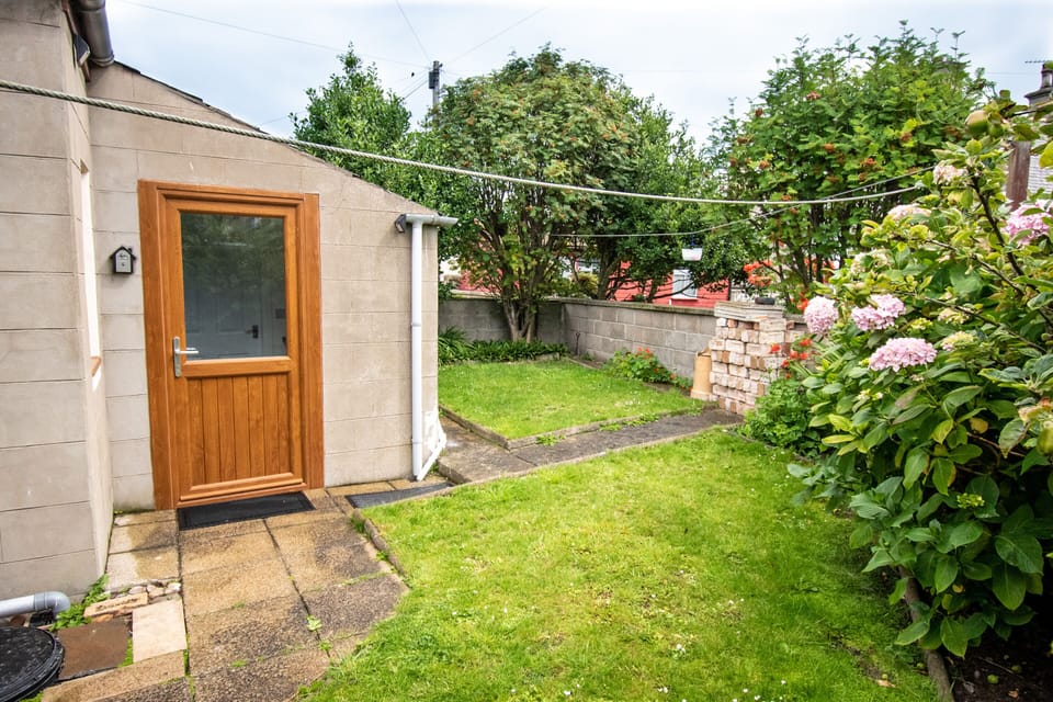 Cottage | Property grounds