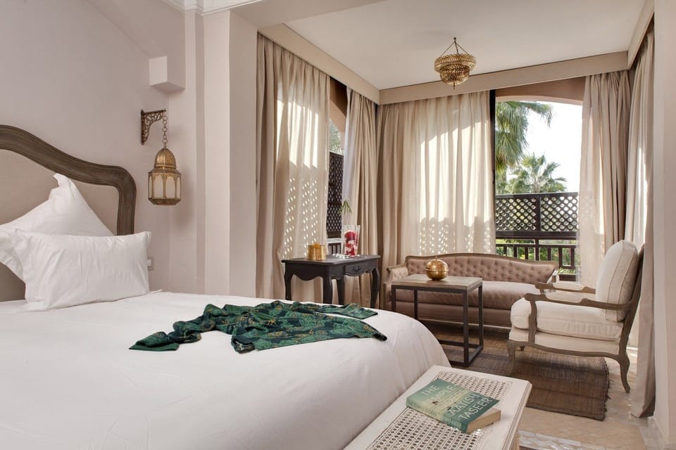 Unik Prestige Room | Living area | LCD TV