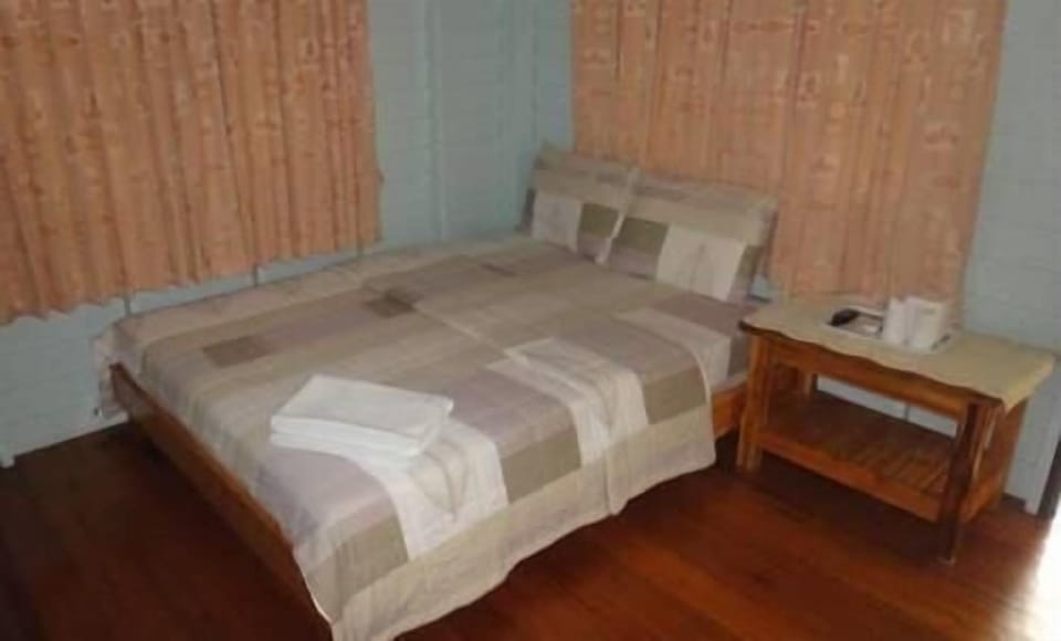 Bungalow | Rollaway beds (surcharge), WiFi (free)