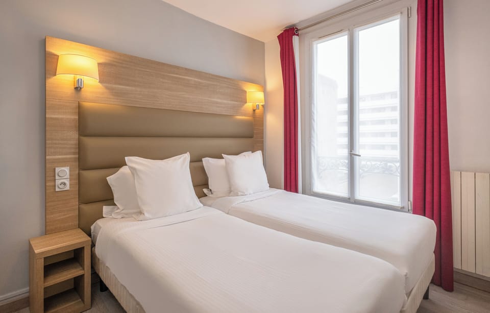 Twin Room | In-room safe, free WiFi, bed sheets