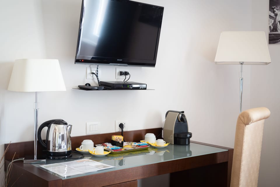 Deluxe Double or Twin Room | Premium bedding, down comforters, Tempur-Pedic beds, minibar