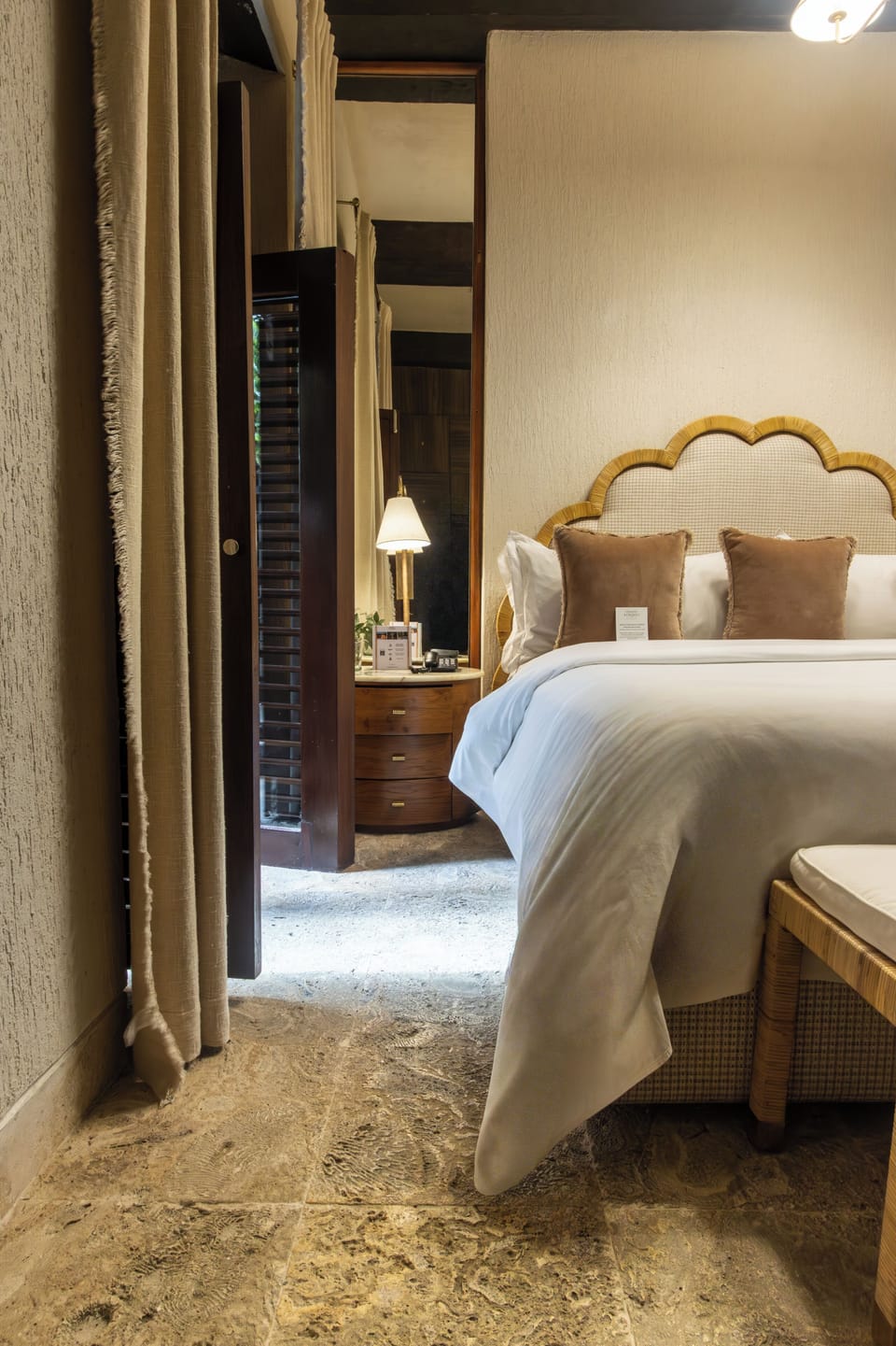 Superior Room, 1 Queen Bed, Non smoking | Premium bedding, down comforters, minibar, in-room safe