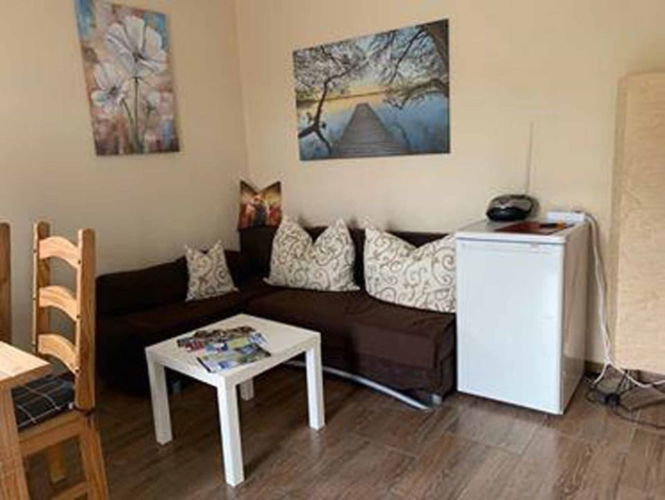 Apartment | Living area | Flat-screen TV