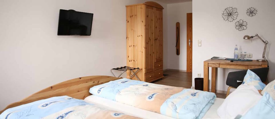 Double Room | In-room safe, desk, free WiFi, bed sheets