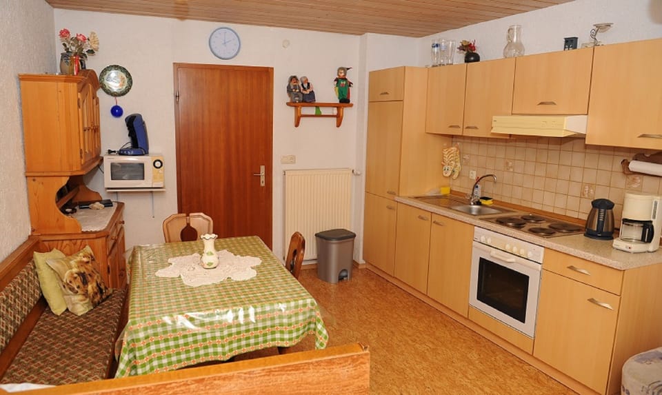 Condo, 2 Bedrooms (Hofblick) | Private kitchen | Fridge, microwave, oven, coffee/tea maker