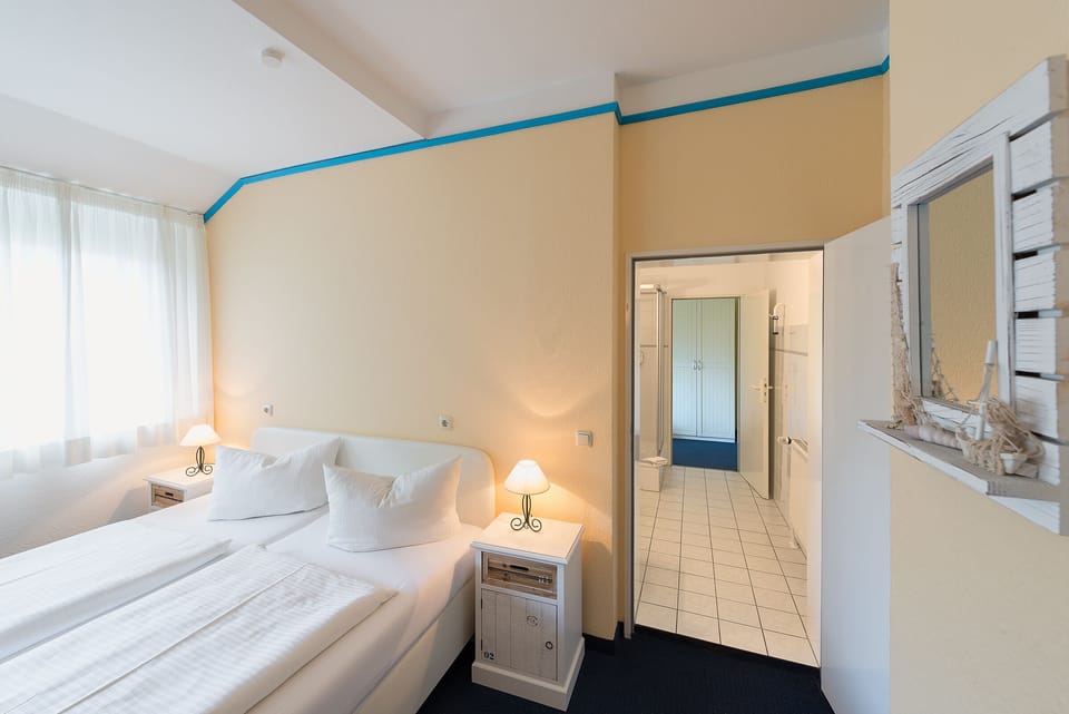 In-room safe, WiFi (free), bed sheets