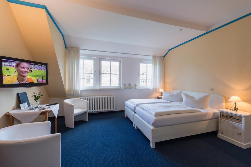 In-room safe, WiFi (free), bed sheets