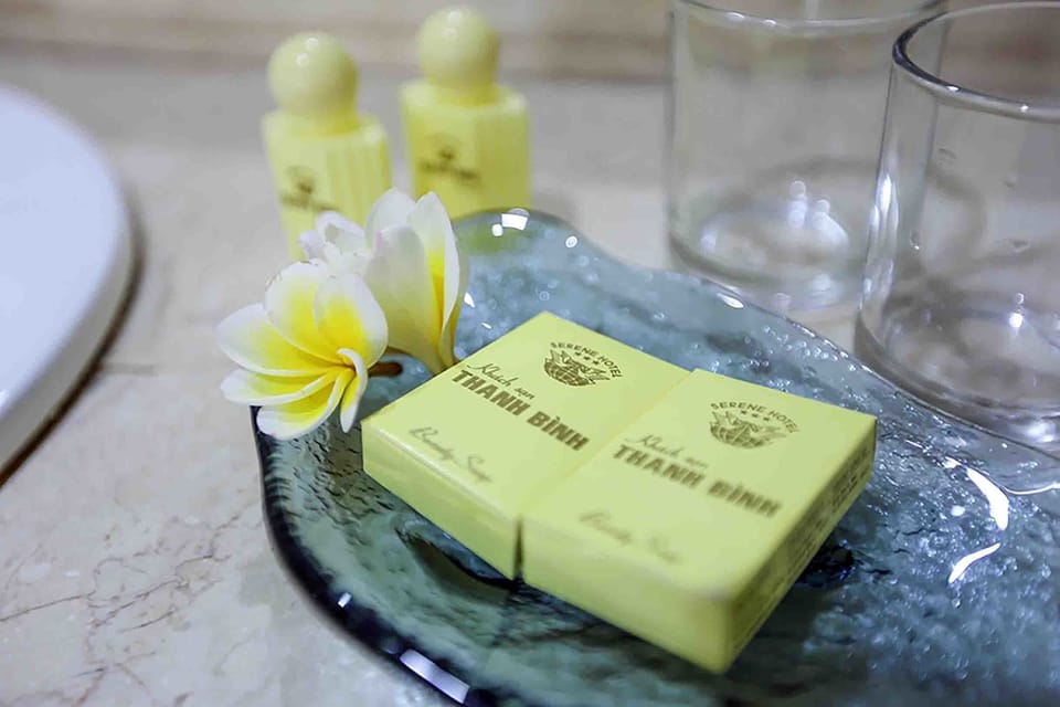 Superior Room | Bathroom | Free toiletries, slippers, bidet, towels