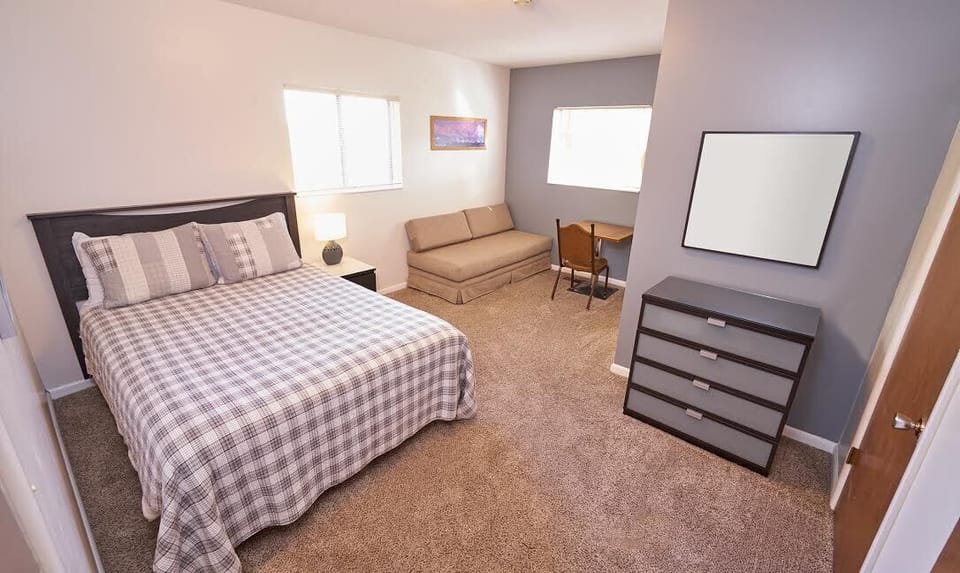 1 Queen bed and 1 Twin Sleeper Sofa | Bed sheets