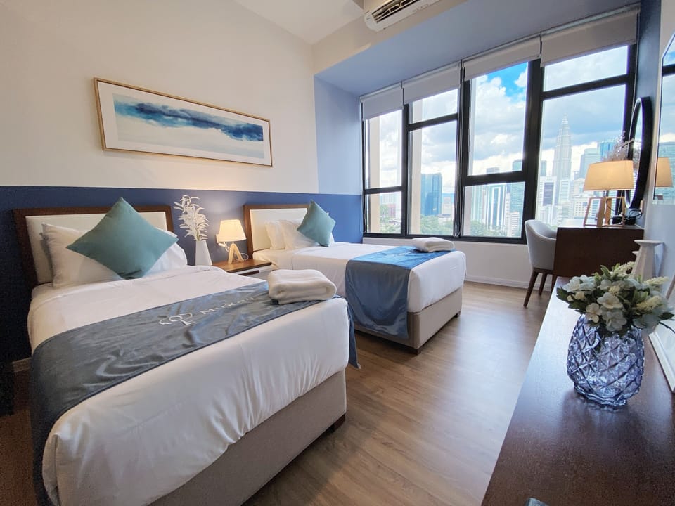 Designer Twin Studio | Desk, free WiFi, bed sheets