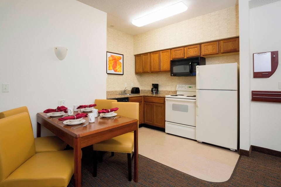 Suite, 2 Bedrooms | Premium bedding, desk, iron/ironing board, cribs (free)