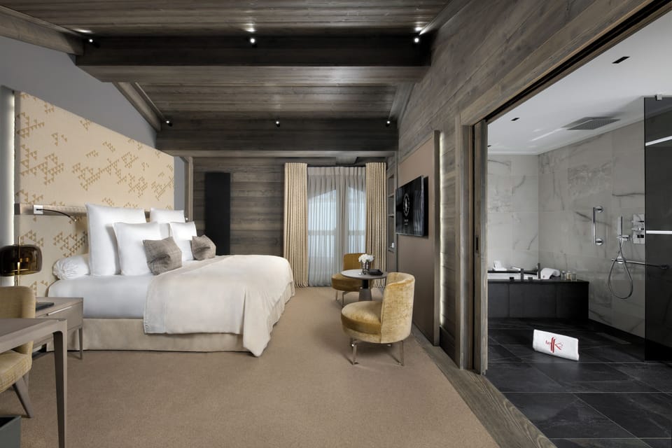 Superior Room | Egyptian cotton sheets, premium bedding, pillowtop beds, free minibar