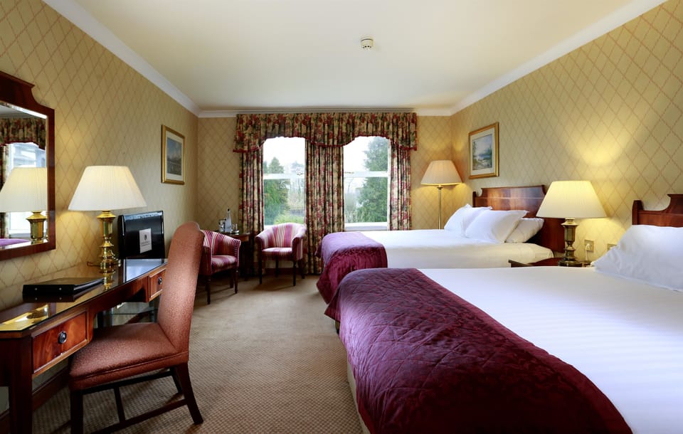 Hypo-allergenic bedding, desk, iron/ironing board, free WiFi