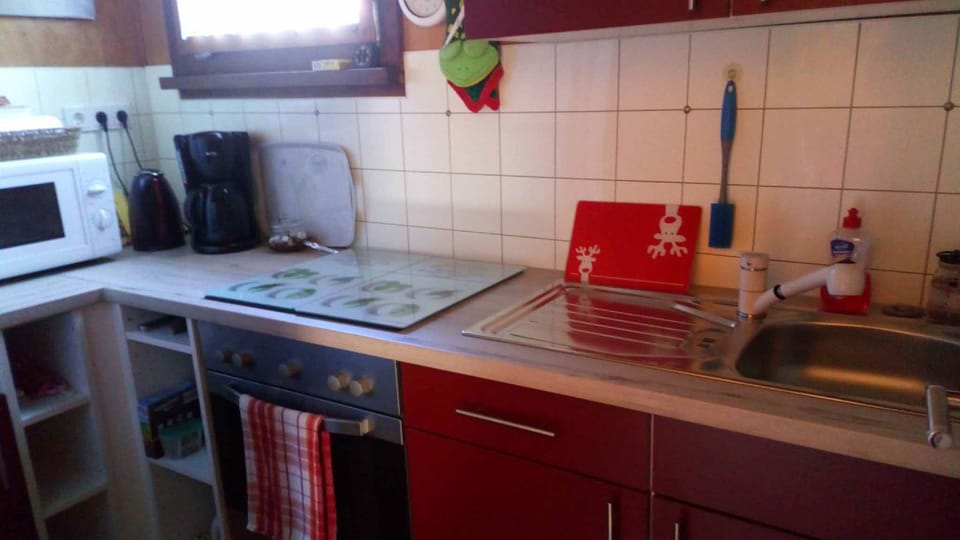 House | Private kitchen | Fridge, oven, coffee/tea maker, toaster
