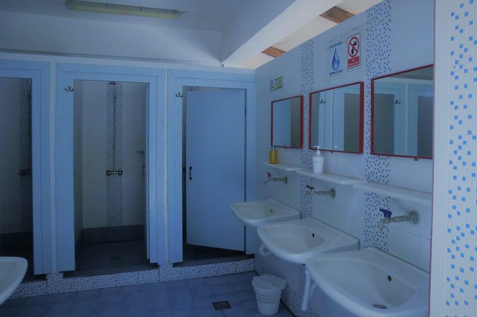 Santorini Camping & Hostel Hostel in Thera