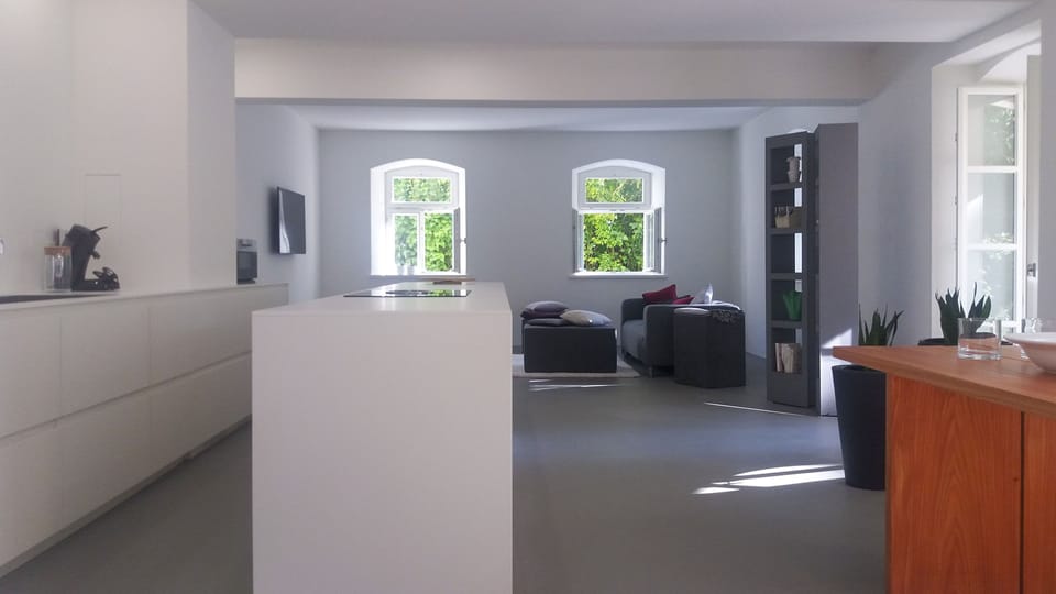 Apartment | Living area | Flat-screen TV