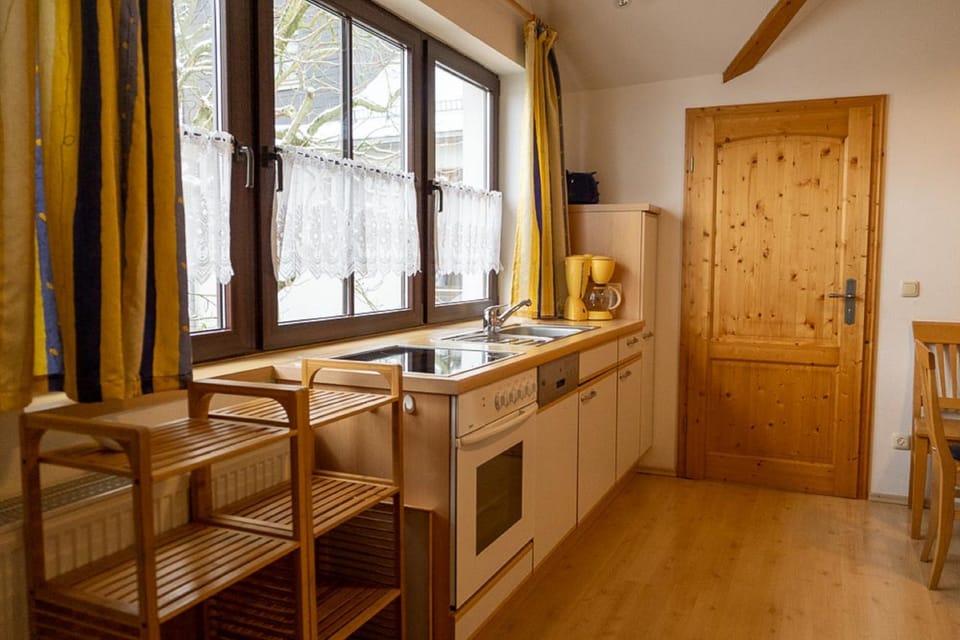 Apartment | Private kitchen | Oven, stovetop, dishwasher, coffee/tea maker