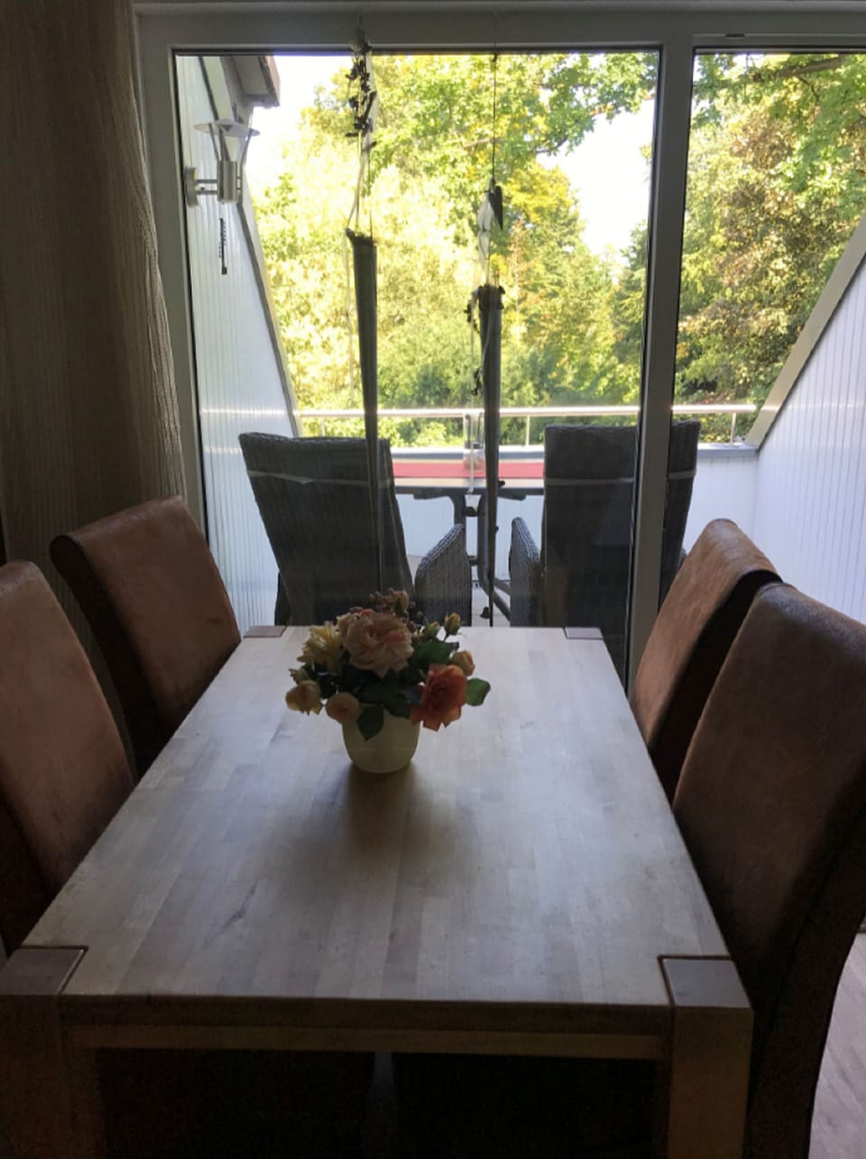 House | In-room dining