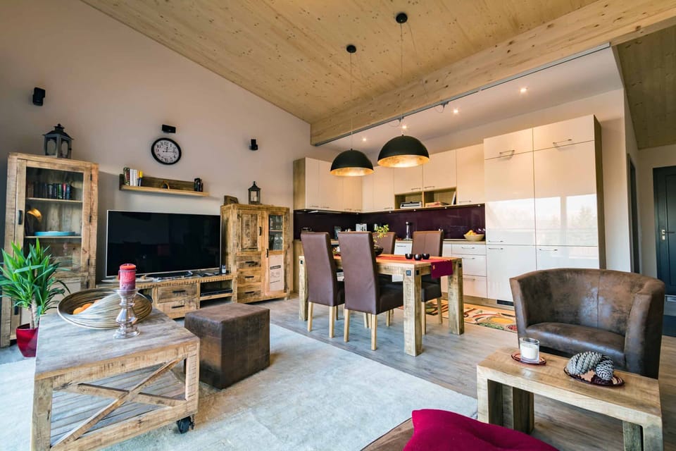 Luxury Penthouse | Private kitchen | Full-size fridge, microwave, oven, stovetop