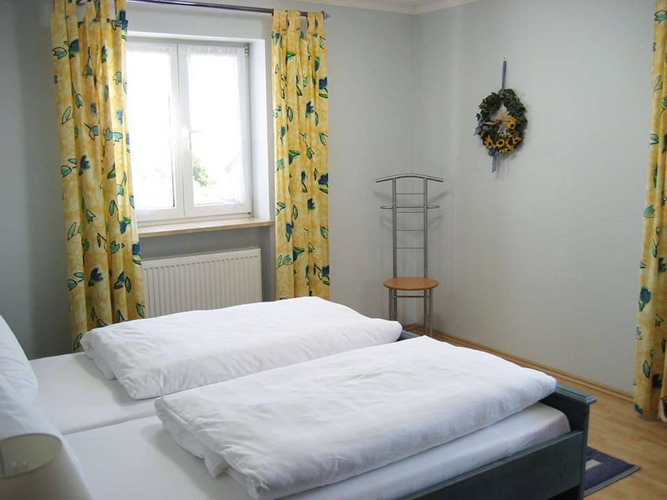 Apartment, 1 Queen Bed, Balcony | 1 bedroom, desk, soundproofing, WiFi (free)