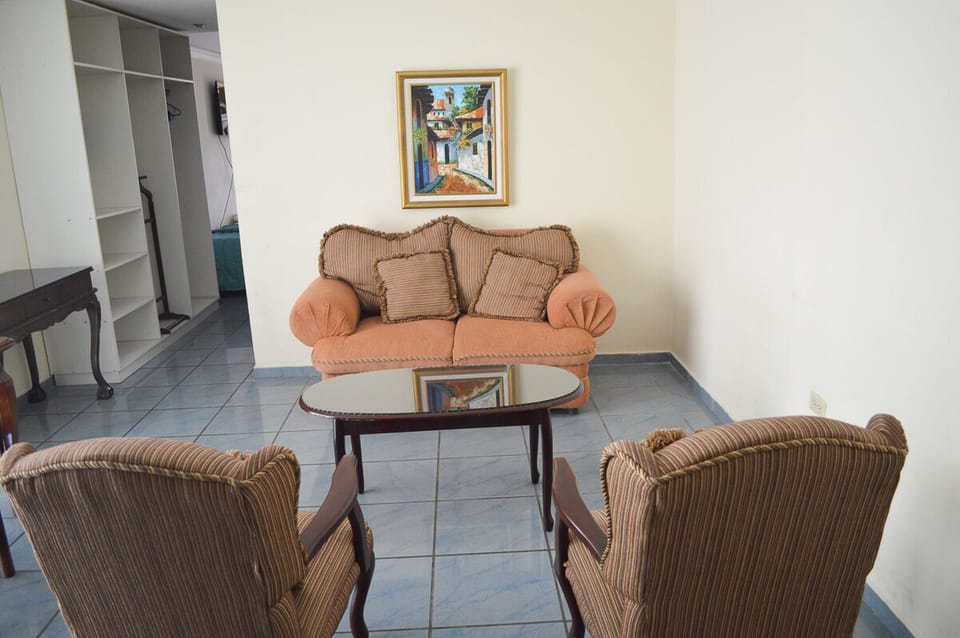 Room | Living area | 32-inch TV with cable channels