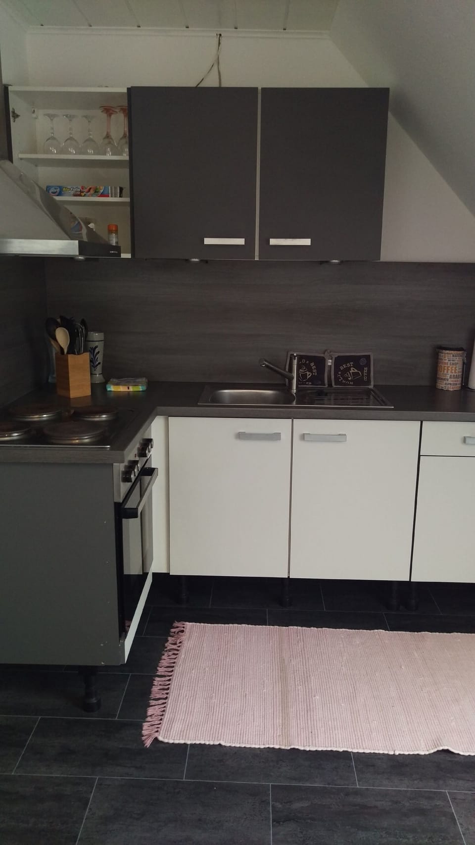Apartment | Private kitchen | Coffee/tea maker, electric kettle