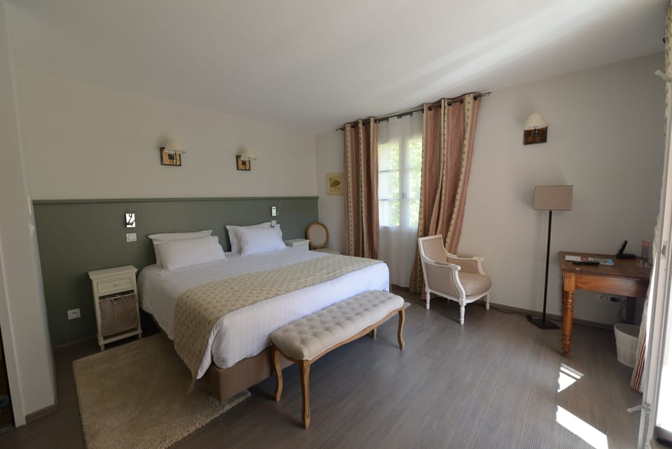 Deluxe Double or Twin Room | Premium bedding, desk, free cribs/infant beds, rollaway beds