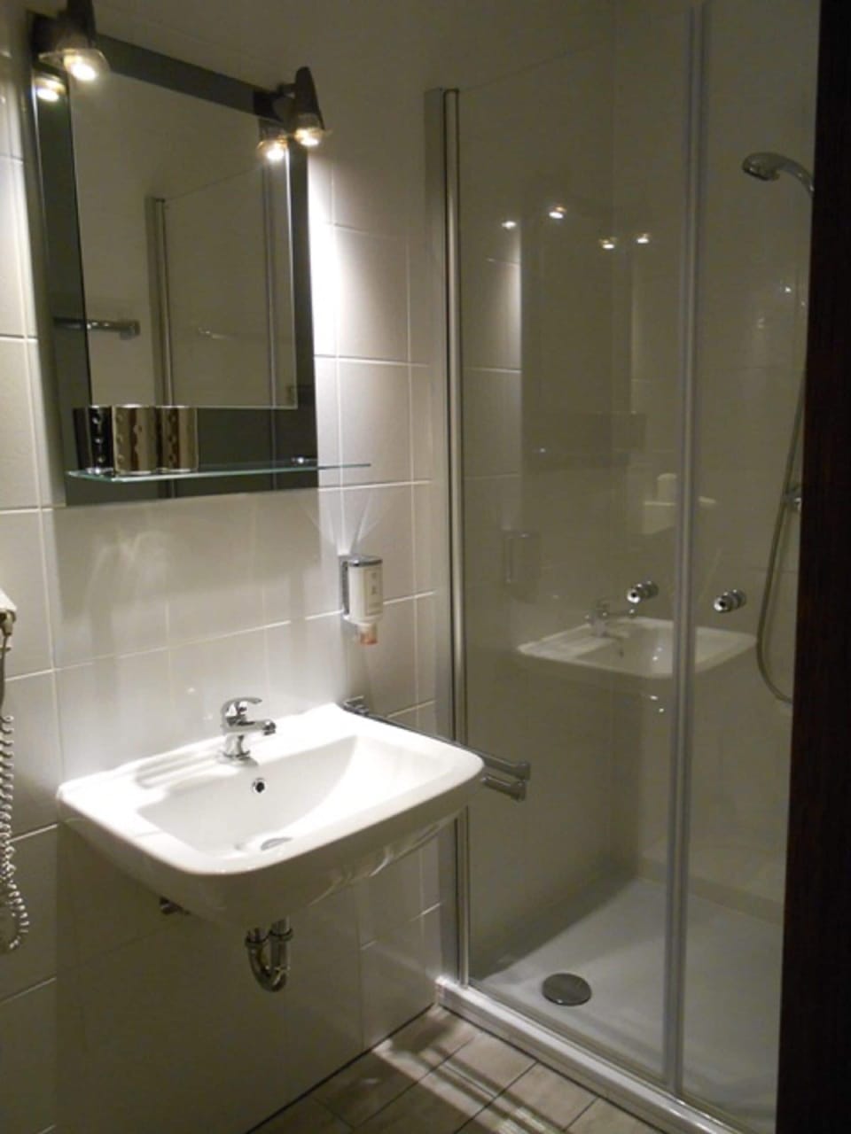 Double Room, Balcony | Bathroom | Shower, towels