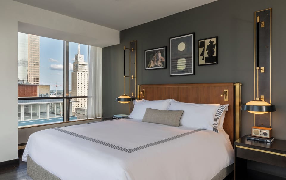 Deluxe Suite, Corner | Egyptian cotton sheets, premium bedding, down comforters, pillowtop beds