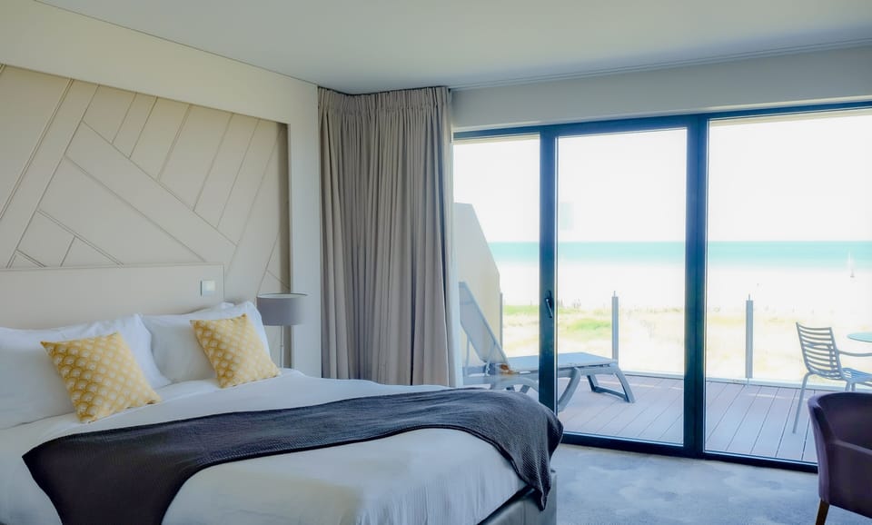 Privilège front de mer | Premium bedding, minibar, in-room safe, individually furnished