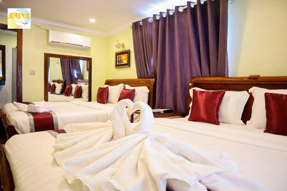 Standard Twin Room | In-room safe, bed sheets