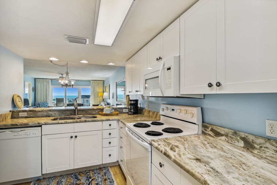Condo, 2 Bedrooms | Private kitchen | Fridge, microwave, coffee/tea maker, toaster