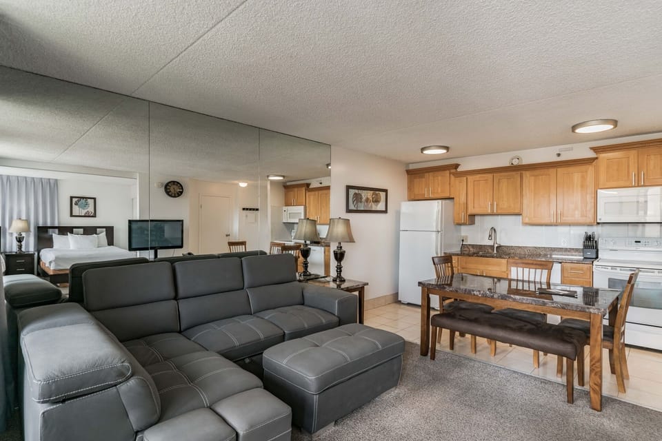 Condo, 1 Bedroom | Living area | Smart TV