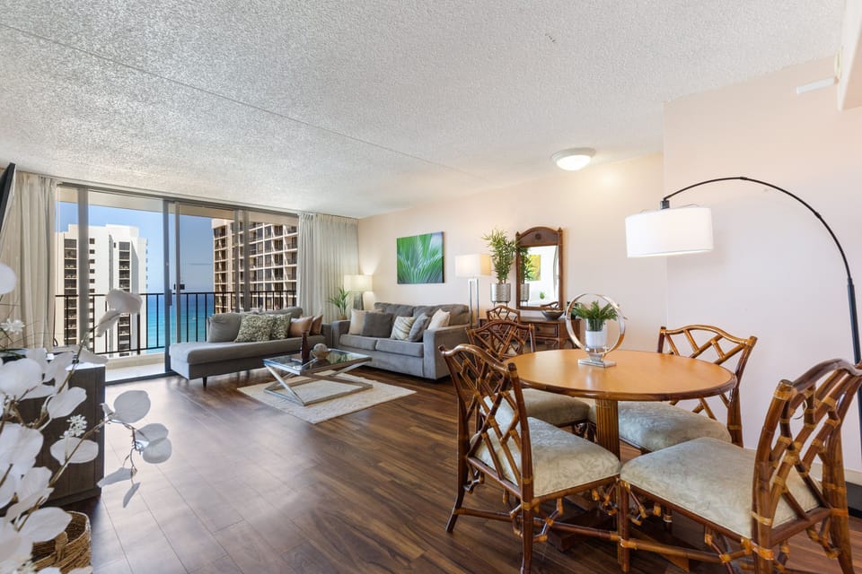 Condo, 1 Bedroom | Dining