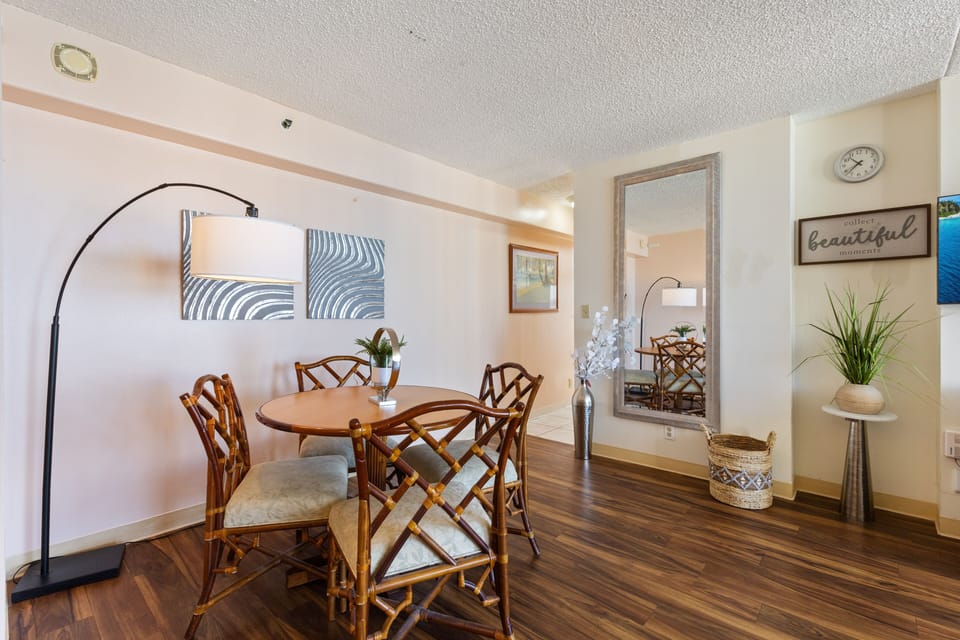 Condo, 1 Bedroom | Dining