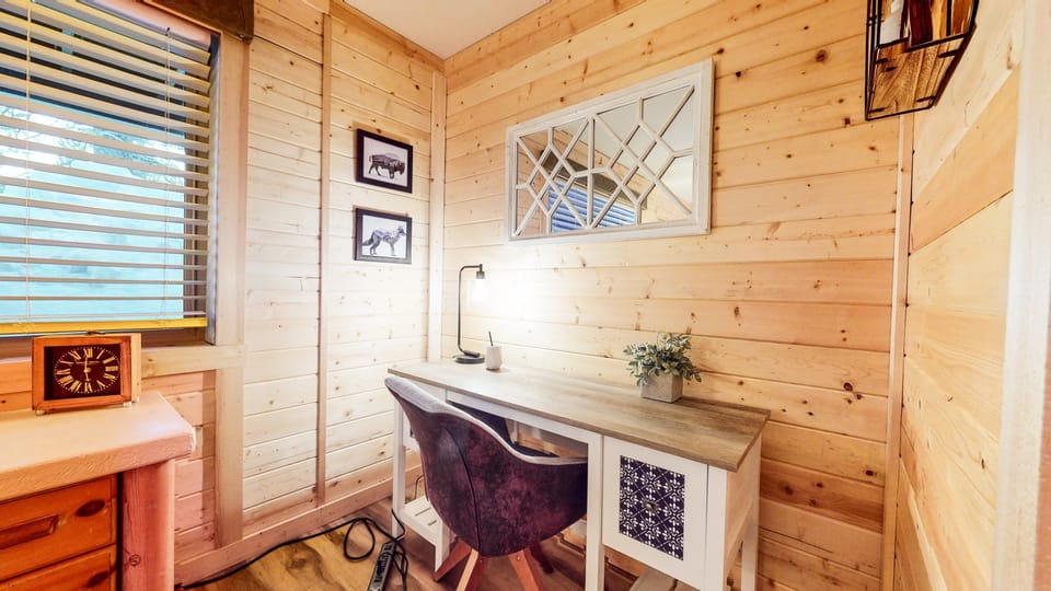 Condo, 2 Bedrooms | Interior