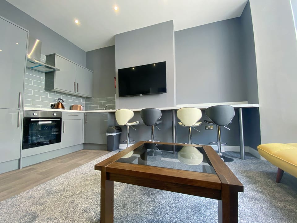 Apartment, Ensuite | Lounge