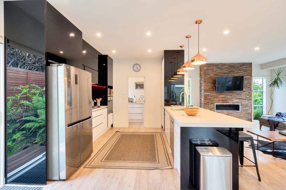 House, 5 Bedrooms | Private kitchen | Full-size fridge, microwave, oven, stovetop
