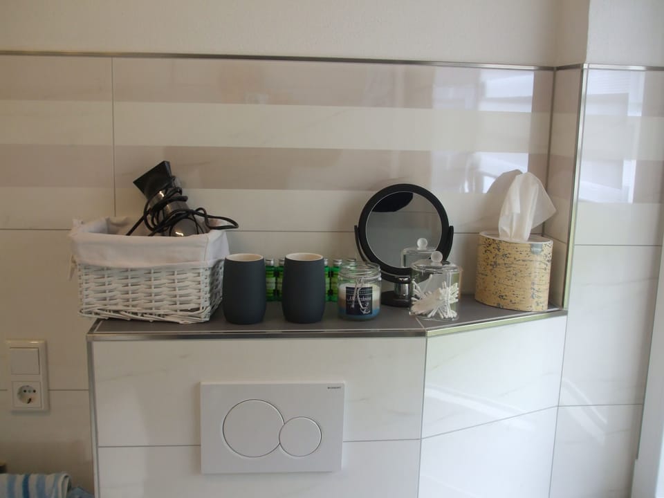 Apartment | Bathroom | Shower, rainfall showerhead, hair dryer, towels