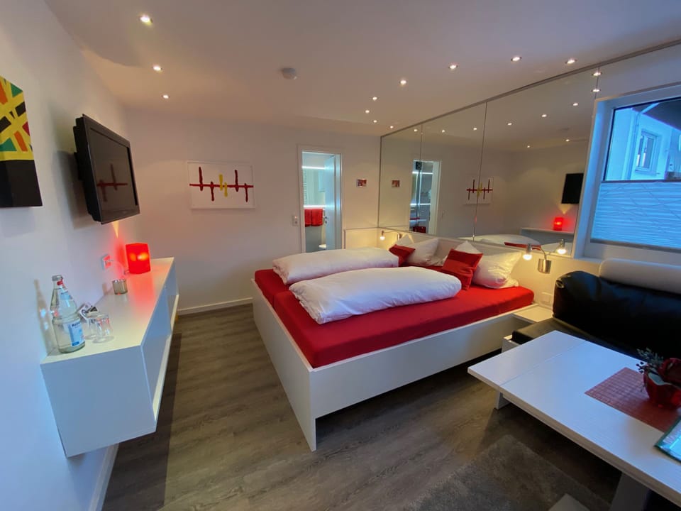 Studio | In-room safe, WiFi (free), bed sheets